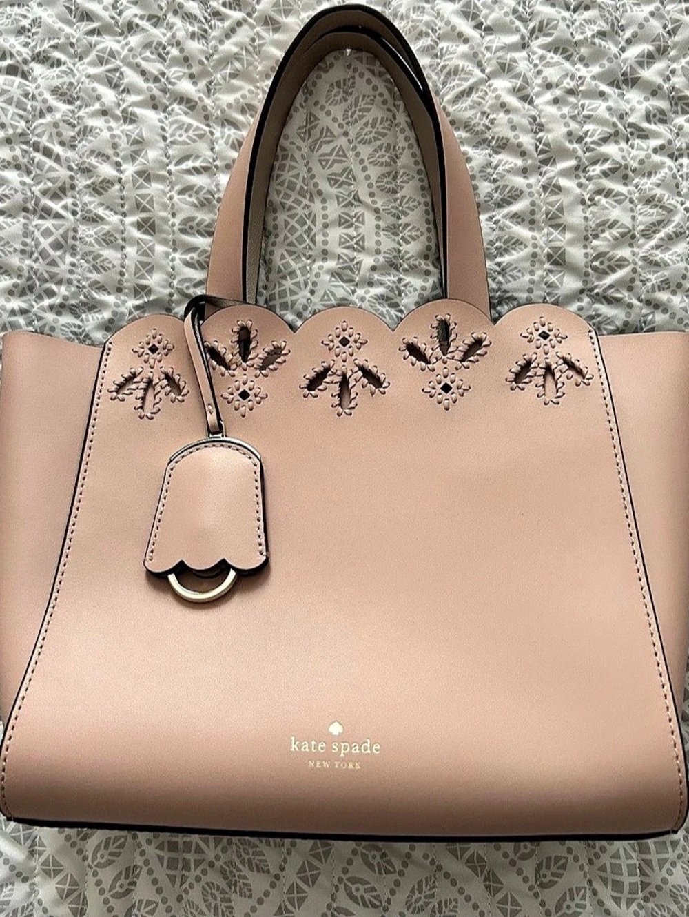 Kate Spade Scalloped Tote in Pink Like New